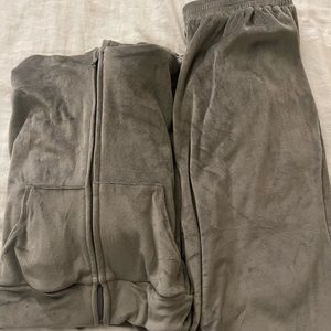 Women Skims Velour Set